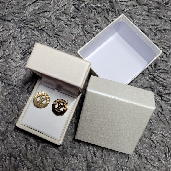 "LV" earrings ⚜ New In Box - Picture 1 of 3